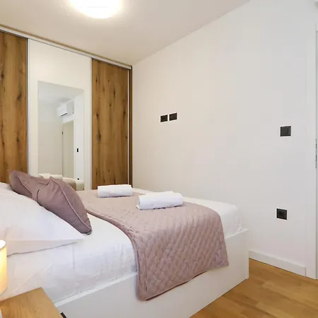 Апартаменти Tereza With Free Parking *