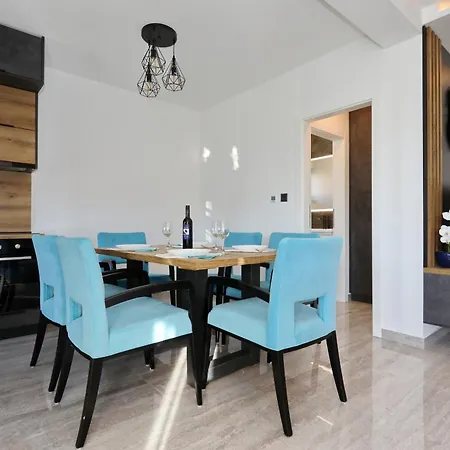 Апартаменти Tereza With Free Parking *