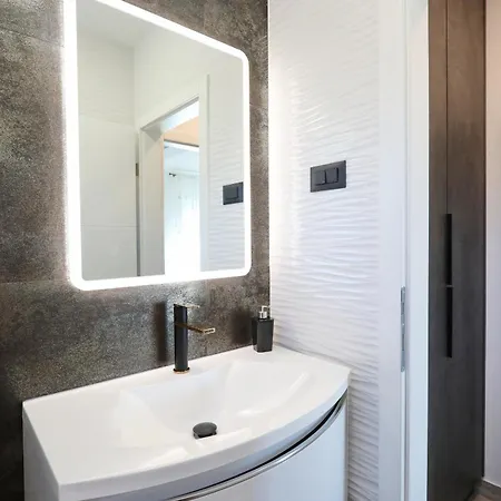 Tereza With Free Parking Апартаменти Задар