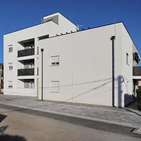 Tereza With Free Parking Апартаменти *