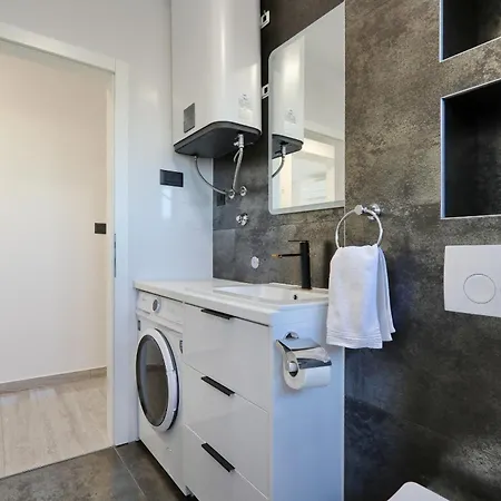 Tereza With Free Parking *