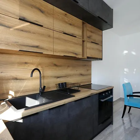 Tereza With Free Parking شقة *