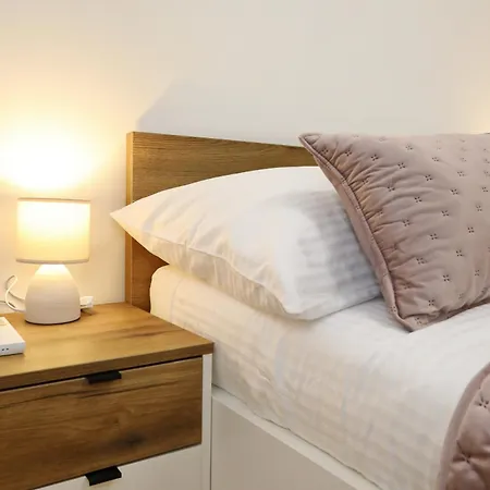 Tereza With Free Parking زادار