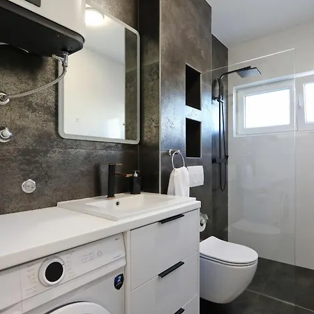 Tereza With Free Parking