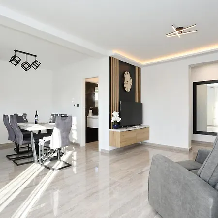 Tereza With Free Parking *