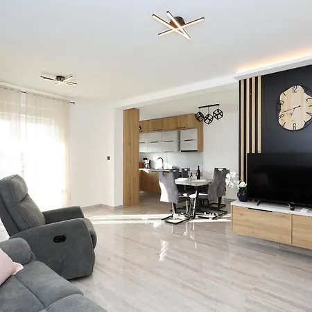 Tereza With Free Parking