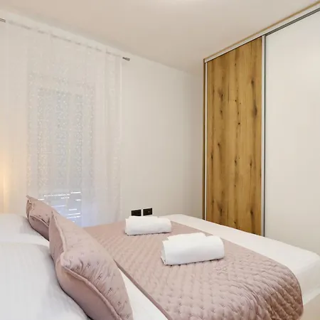 Tereza With Free Parking *