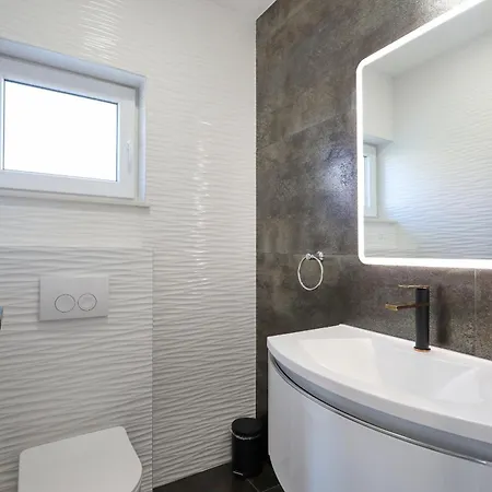 Tereza With Free Parking شقة زادار