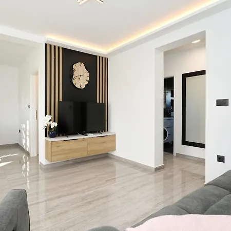 Tereza With Free Parking شقة *